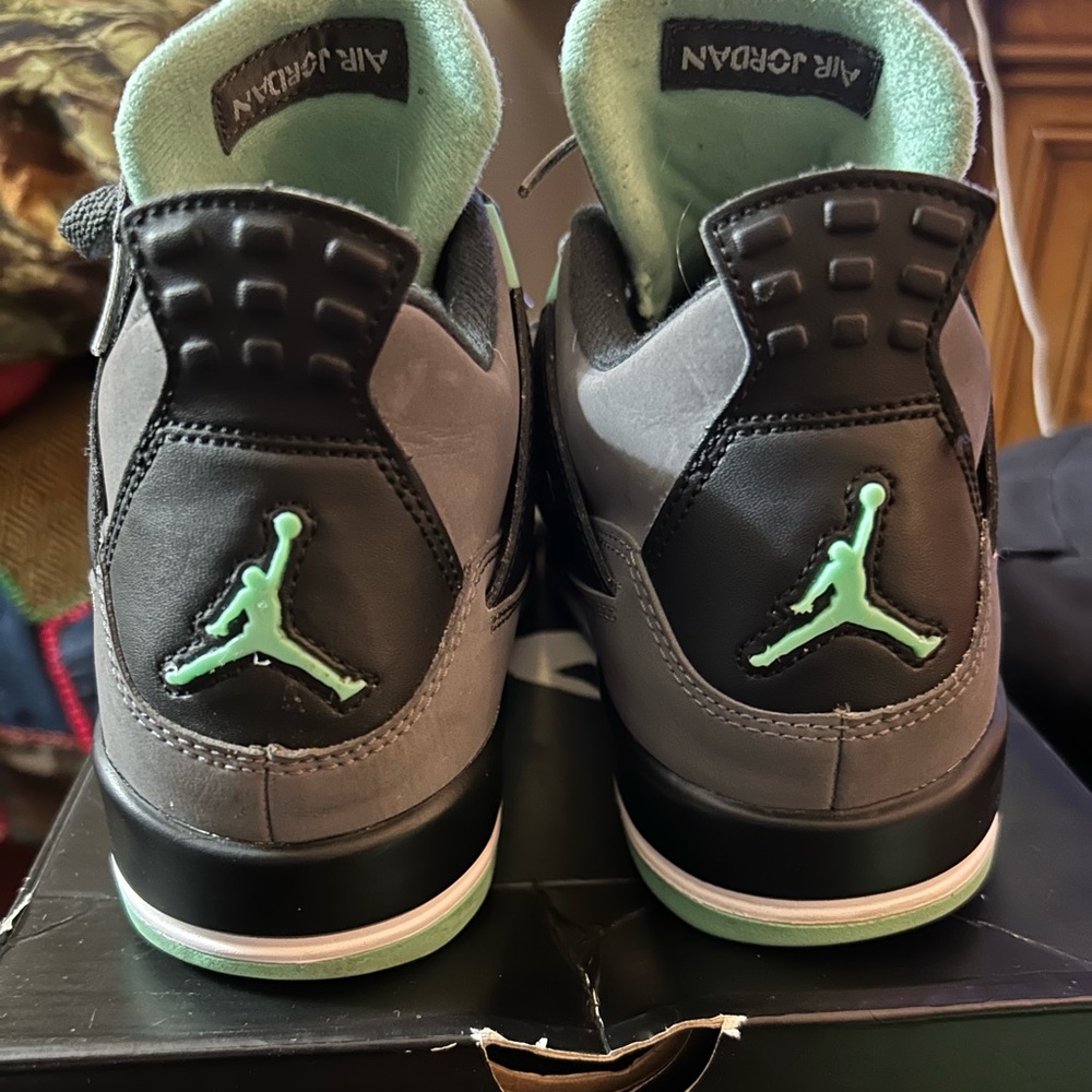 Jordan 4 Green Glow - Picture 2 of 9
